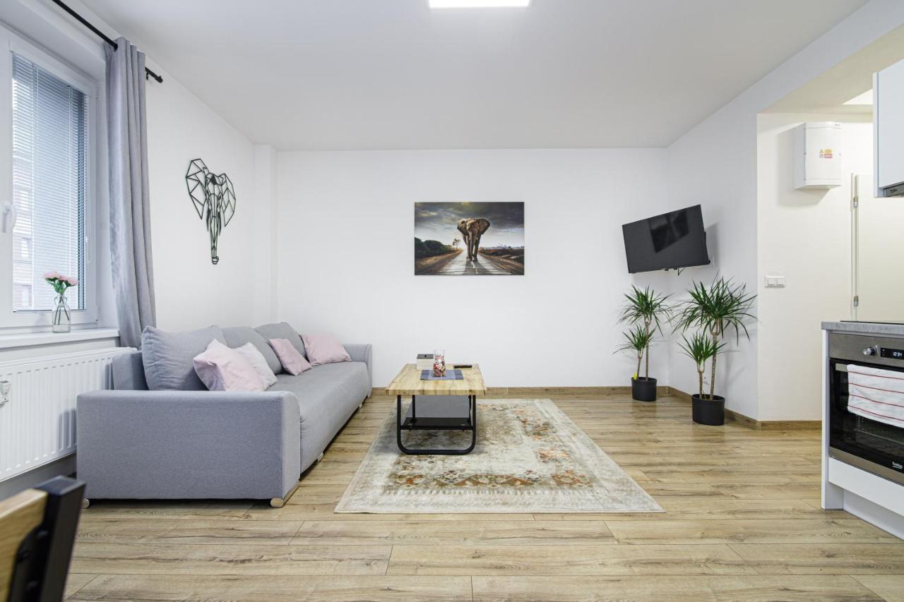 Apartment Hotel Stud Mb Ostrava Luaran gambar